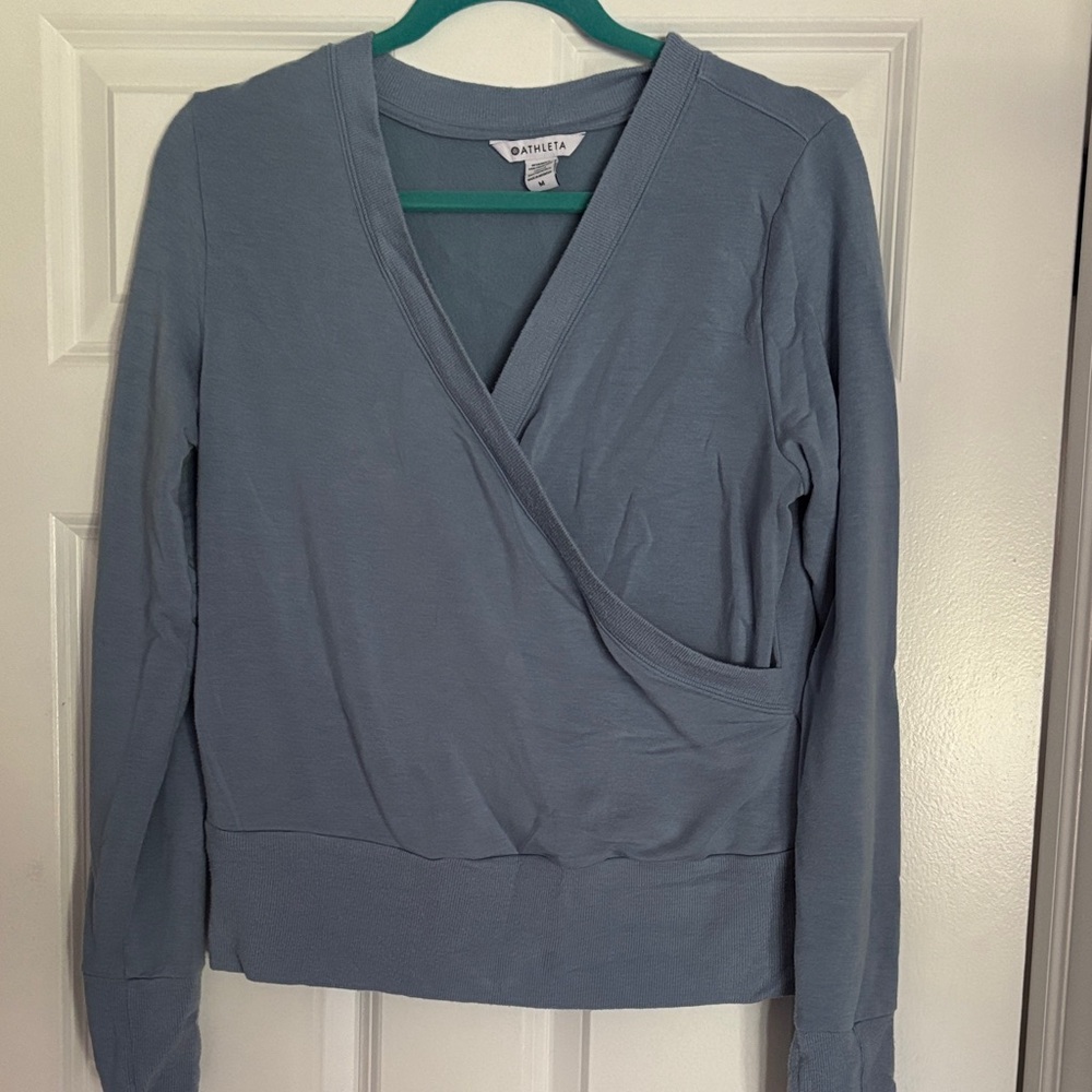 Athleta Soft Blue Wrap sweatshirt m